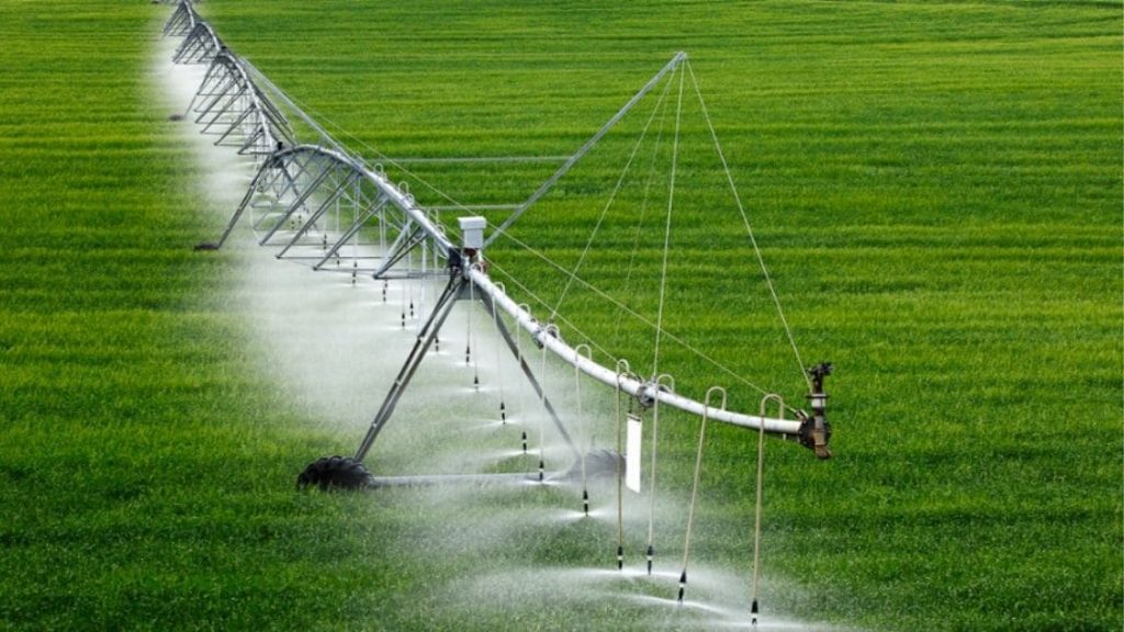 pivot-irrigation-used-and-how-many-acres-does-it-cover